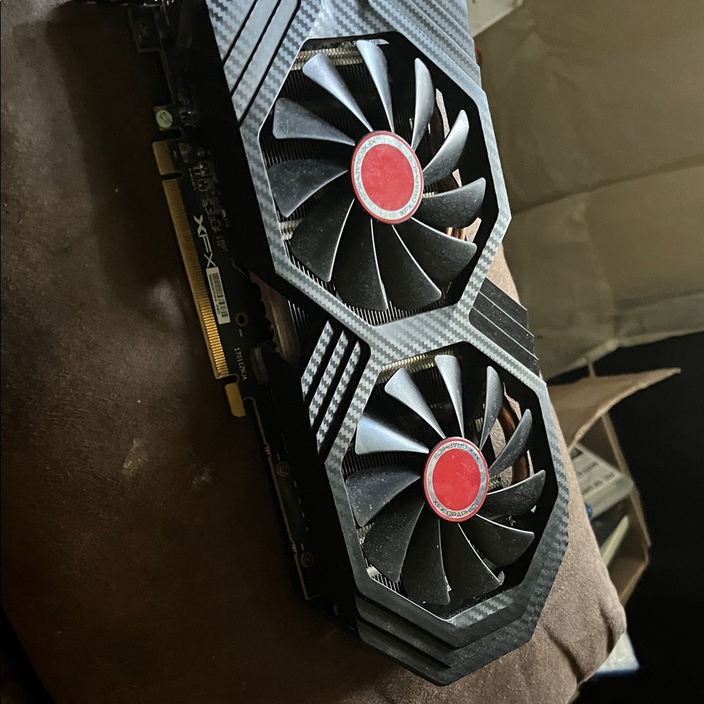 1050 XFX Black and Red Graphics Card